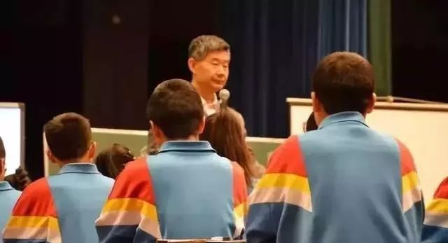 中国教育服务网@不怕老师批评你，就怕老师不管你