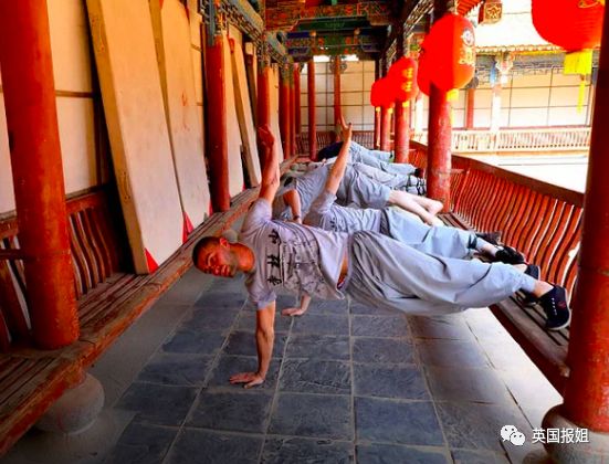 英国报姐■这群外国人在少林寺学完功夫，回国都没人敢惹了……