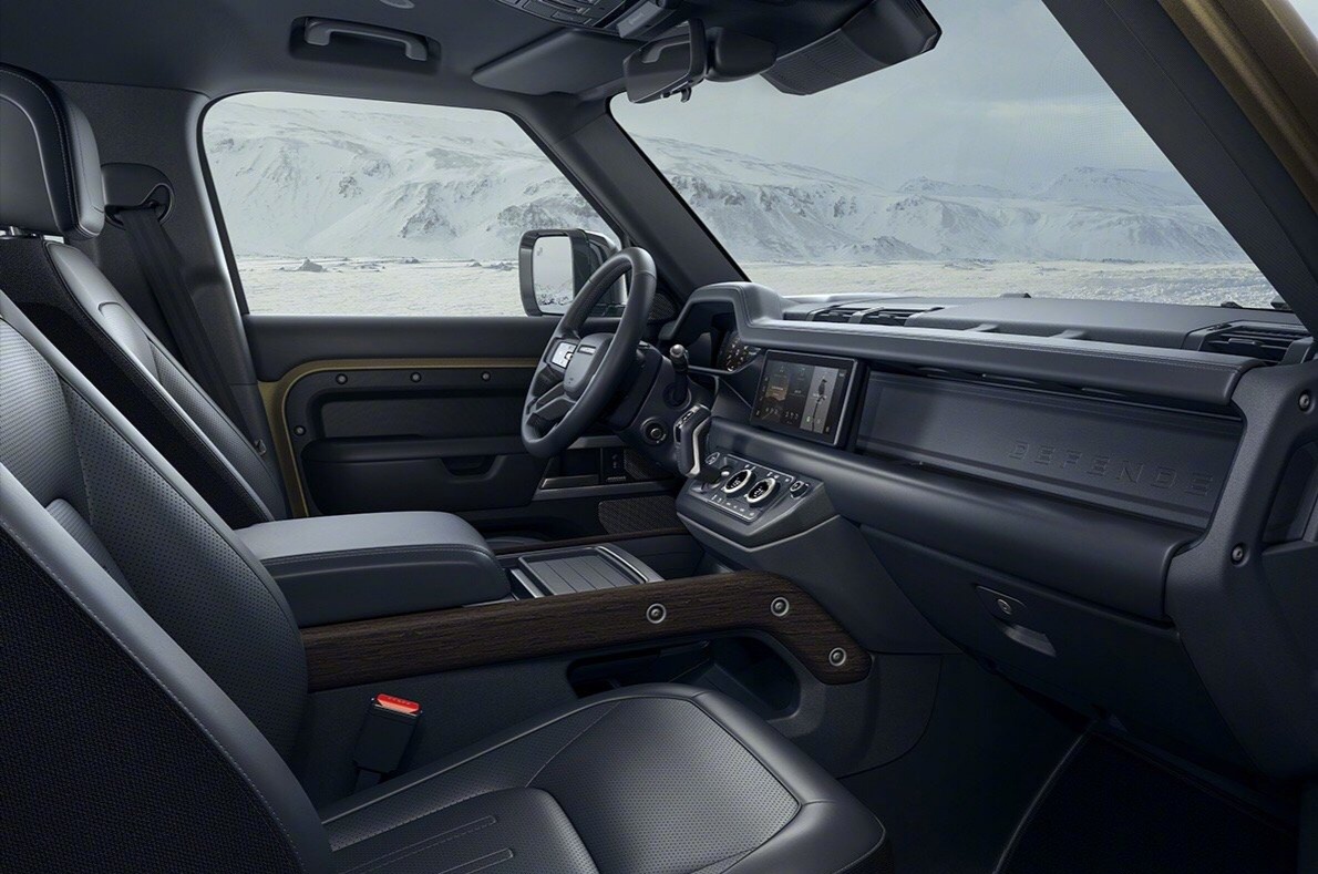 气场不输奔驰大g越野性能毋庸置疑全新路虎卫士正式发布