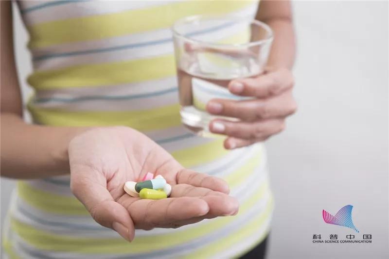 「科普中国」注意！吃药时千万不能吃这些食物，严重可能危及生命！