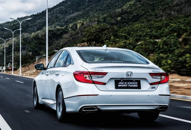 【中国质量万里行】雅阁、凯美瑞和天籁谁换代最成功？一个加价卖断货，一个却卖不动