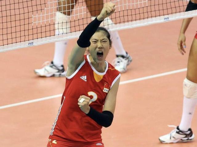 「体坛球真相」中国女排真争气！3比0横扫击败韩国女排，收获女排世界杯开门红