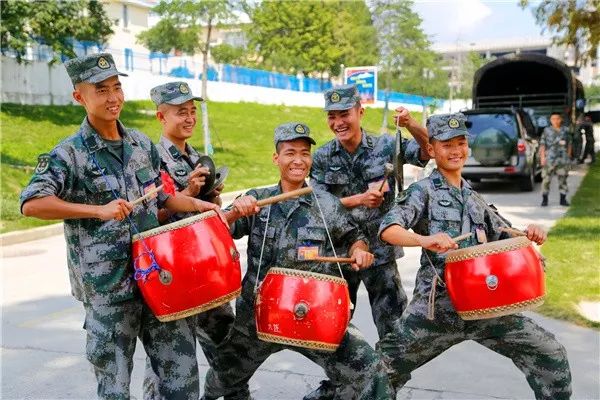 「人民陆军」给新兵家长捎个信，您孩子的新家很温暖