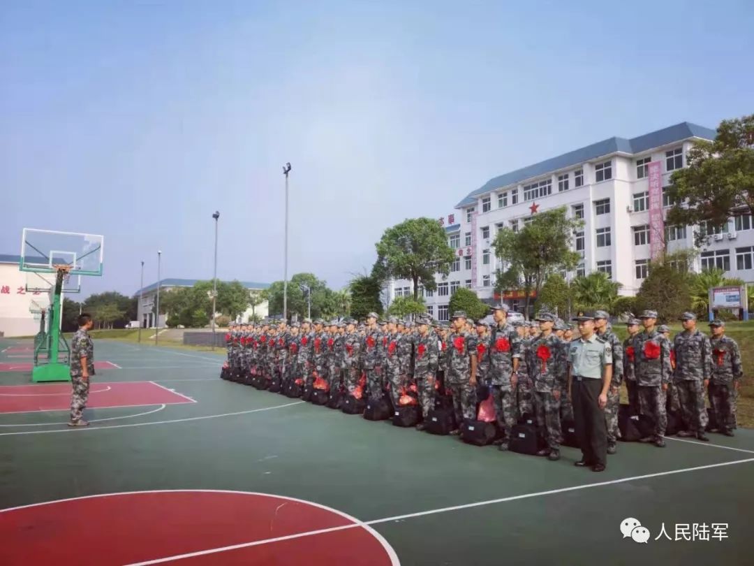 「人民陆军」给新兵家长捎个信，您孩子的新家很温暖