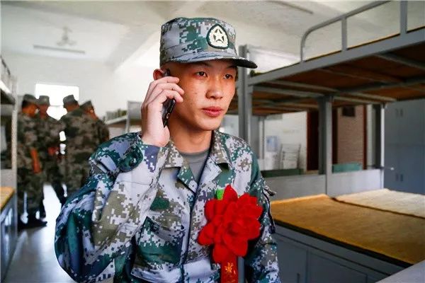 「人民陆军」给新兵家长捎个信，您孩子的新家很温暖