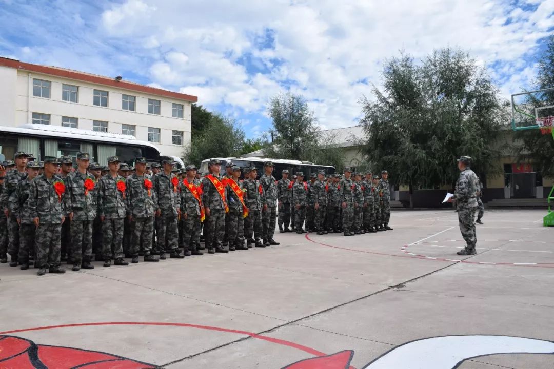 「人民陆军」给新兵家长捎个信，您孩子的新家很温暖