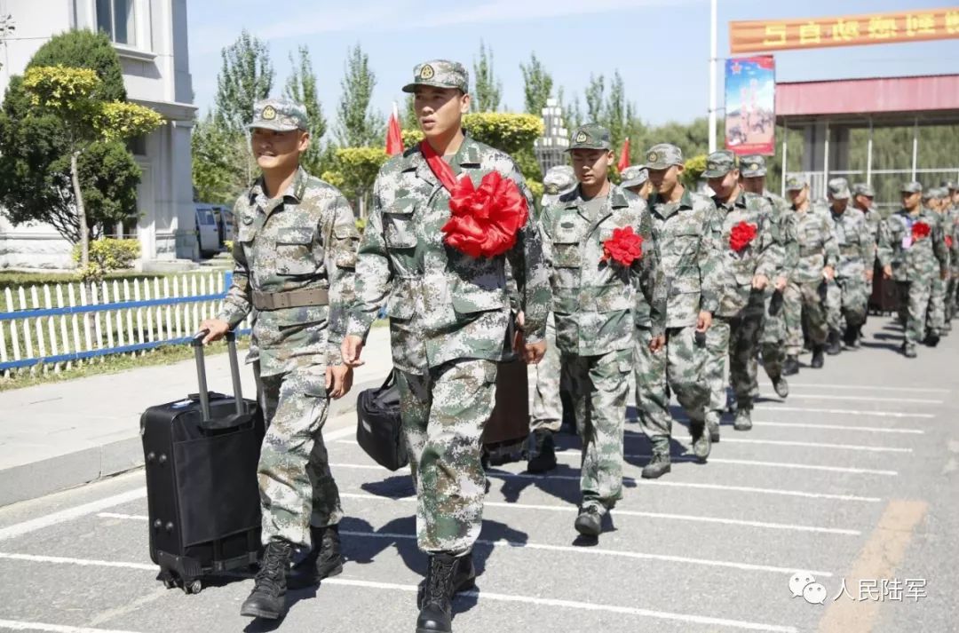 「人民陆军」给新兵家长捎个信，您孩子的新家很温暖