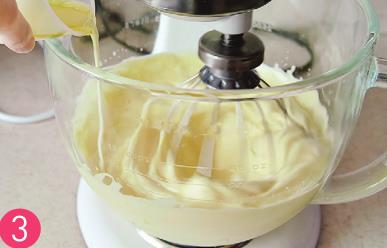 「美食与生活」网红肉松小贝，在家轻松做，满满的肉松，越嚼越香，忍不住舔手指