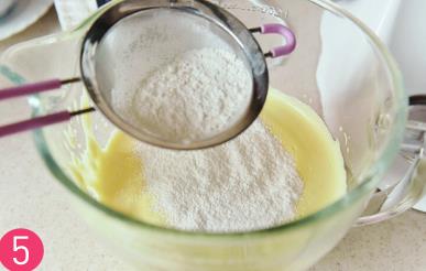 「美食与生活」网红肉松小贝，在家轻松做，满满的肉松，越嚼越香，忍不住舔手指