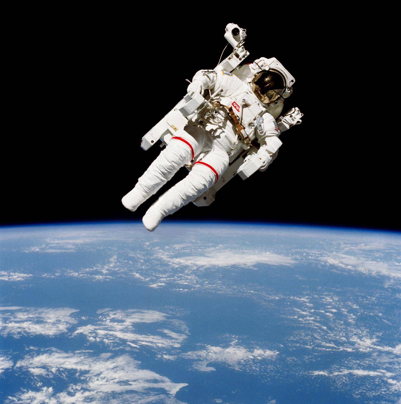 #天文在线#星星为什么会闪烁？太空中真的有重力吗？盘点3个科学误区