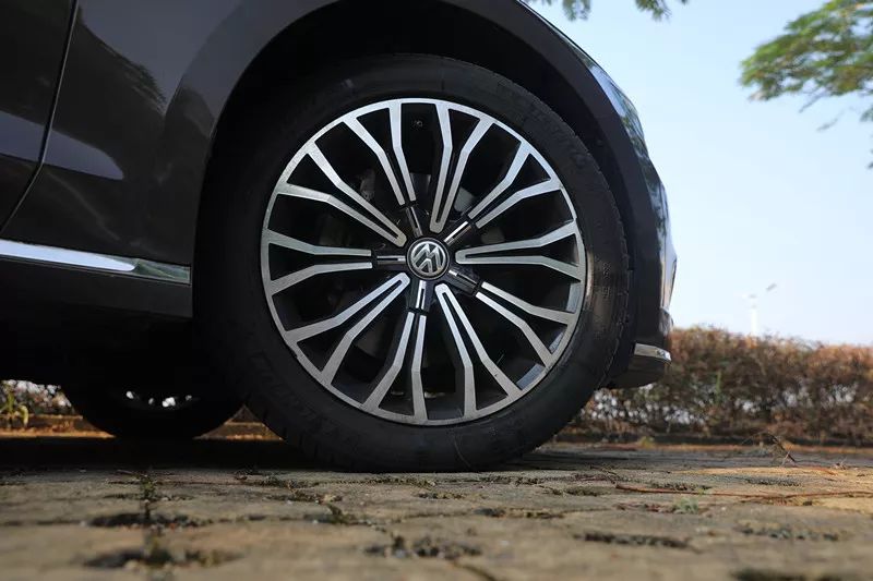 「砍柴网」不到30万的“换标”A6，能学到A6几成功底？