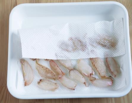 【美食与生活】换个做法吃蟹肉，简单清爽，鲜香下饭，连汤汁都蘸着吃完，超级香