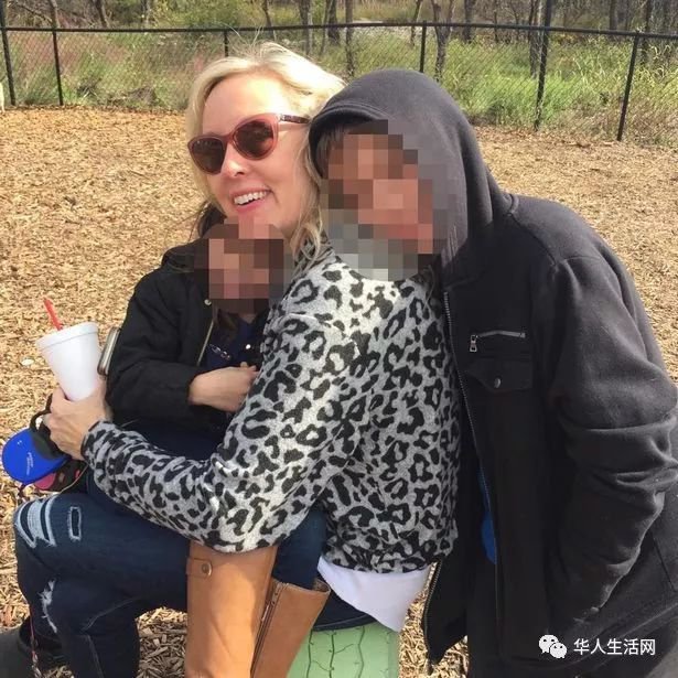 #半岛晨报#一对白人夫妻，却生下个亚裔婴儿！夫妻俩当场傻眼