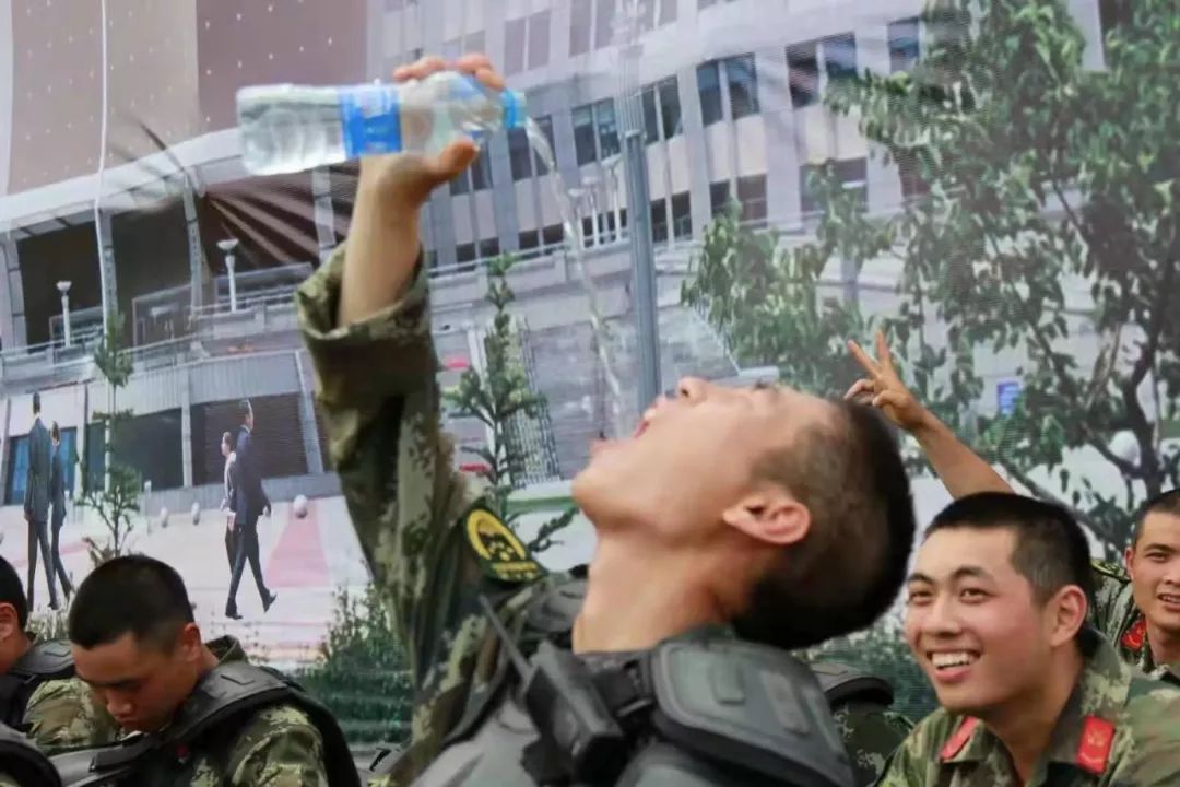 人民陆军：二次入伍！大学生士兵周家祺当完武警当陆军