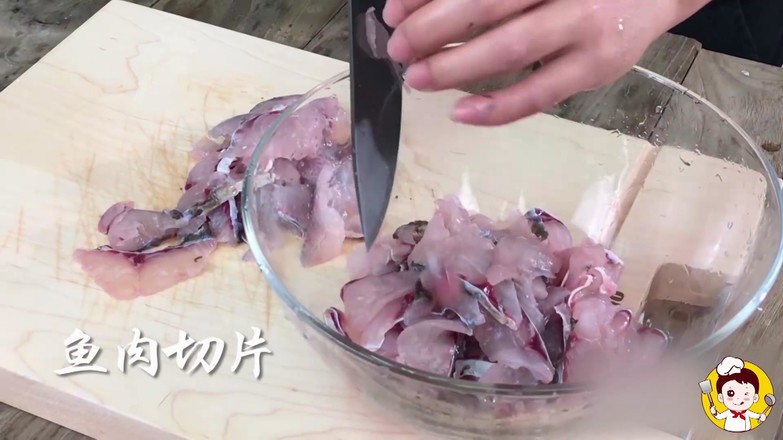 美食杰一食一刻■爱吃鱼的小可爱要注意了，教你一招，鱼刺卡喉咙里，让它自己出来