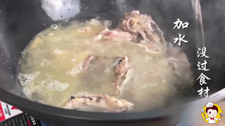 美食杰一食一刻■爱吃鱼的小可爱要注意了，教你一招，鱼刺卡喉咙里，让它自己出来