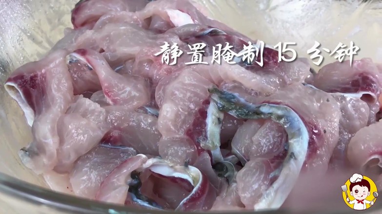 美食杰一食一刻■爱吃鱼的小可爱要注意了，教你一招，鱼刺卡喉咙里，让它自己出来