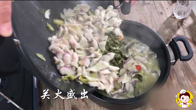 美食杰一食一刻■爱吃鱼的小可爱要注意了，教你一招，鱼刺卡喉咙里，让它自己出来