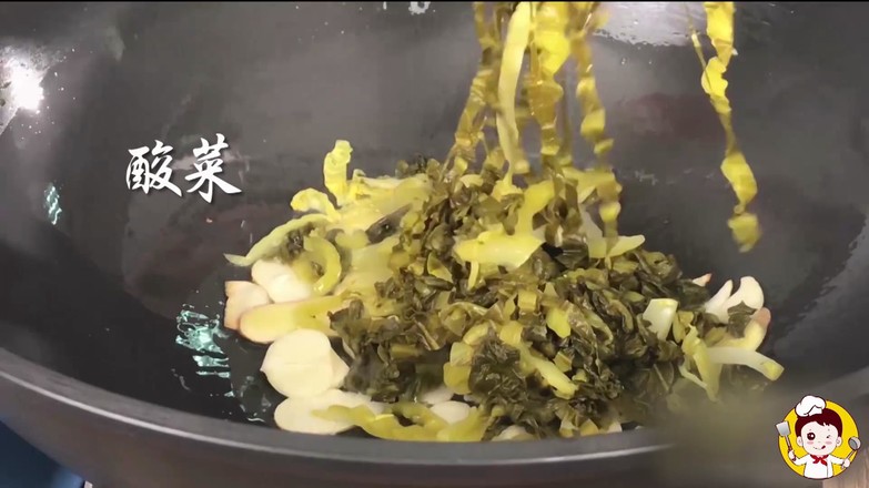 美食杰一食一刻■爱吃鱼的小可爱要注意了，教你一招，鱼刺卡喉咙里，让它自己出来