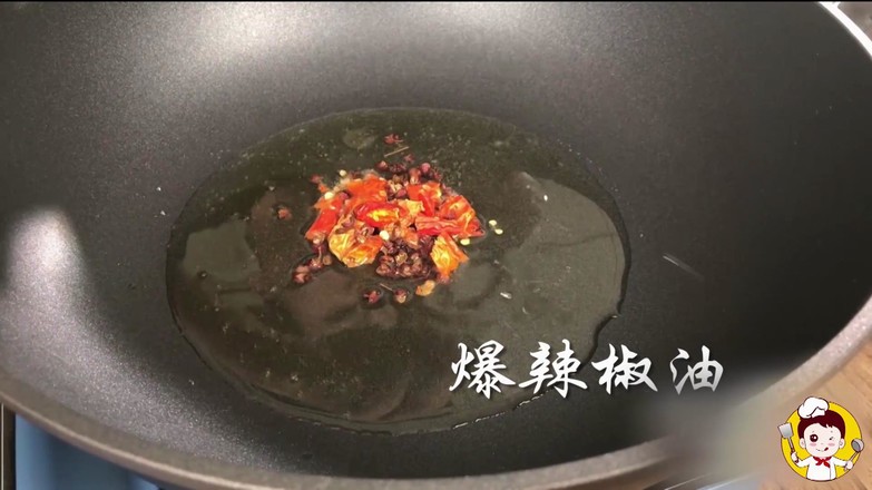 美食杰一食一刻■爱吃鱼的小可爱要注意了，教你一招，鱼刺卡喉咙里，让它自己出来