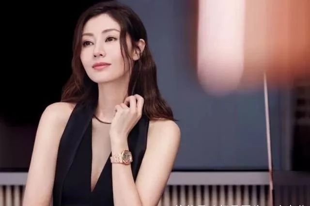 【BTV文艺频道】号称“顶级女神”的她50岁复出 片酬半个亿？