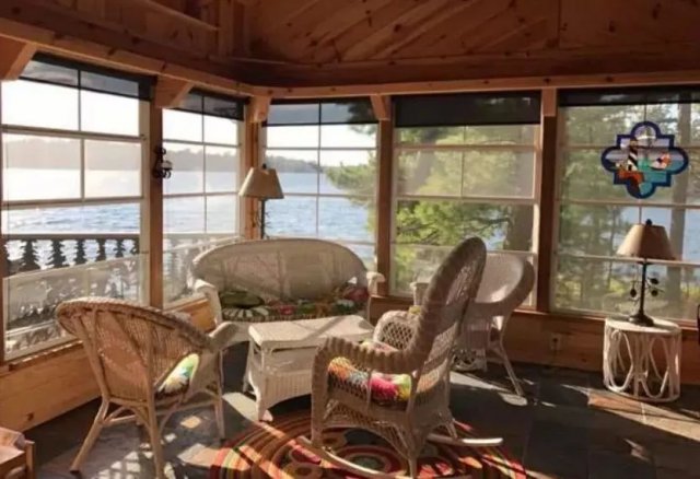 【半岛晨报】女子买下网红小岛度假遇袭！凶手竟然是……