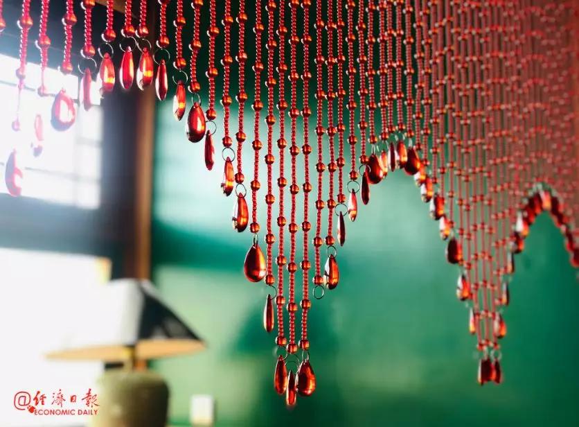 #经济日报#人的一生，永远不要打破两样东西