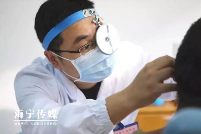 晶报@“啪”的一声，13岁女孩右耳瞬间聋了……这个游戏很多孩子都在玩
