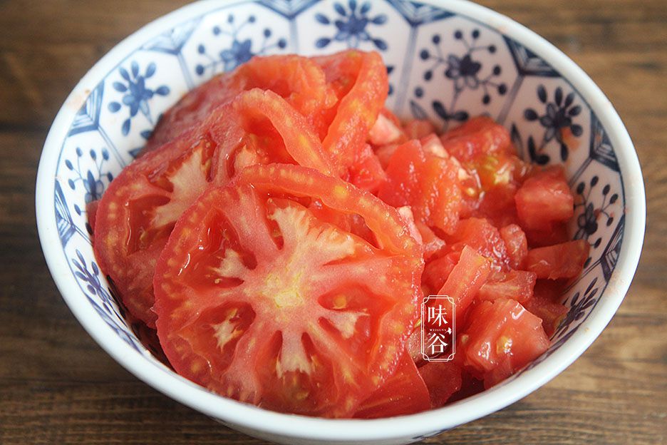 #味谷的厨房#秋季，我家这样吃火锅，成本不到50元，涮啥都香，连汤底都能喝