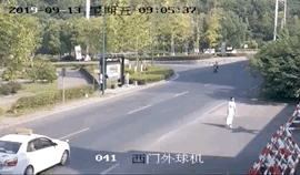 [人民日报]一起酸！火箭军送给“月饼女孩”的，原来是……