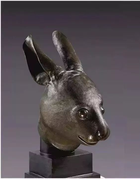 兔首铜像简介图片