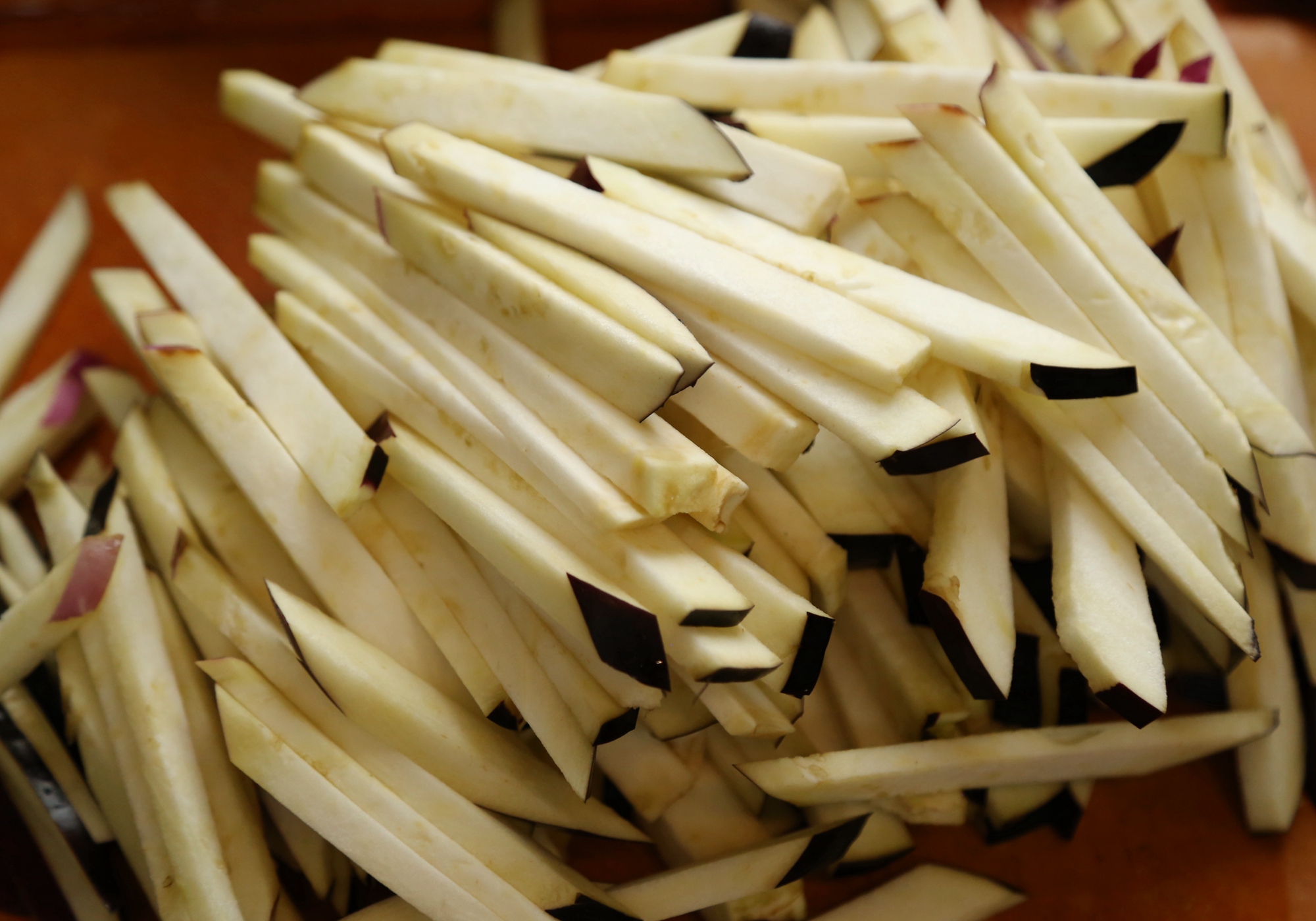 谁说茄子油多才好吃方法不对教您一招超好吃拌米饭可香了