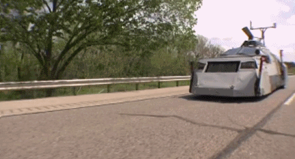 差评■为了拍龙卷风，这群摄影师连命都不要了