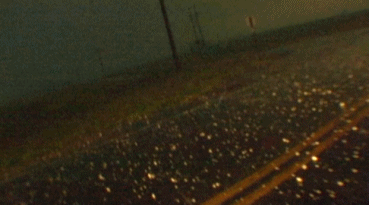 差评■为了拍龙卷风，这群摄影师连命都不要了