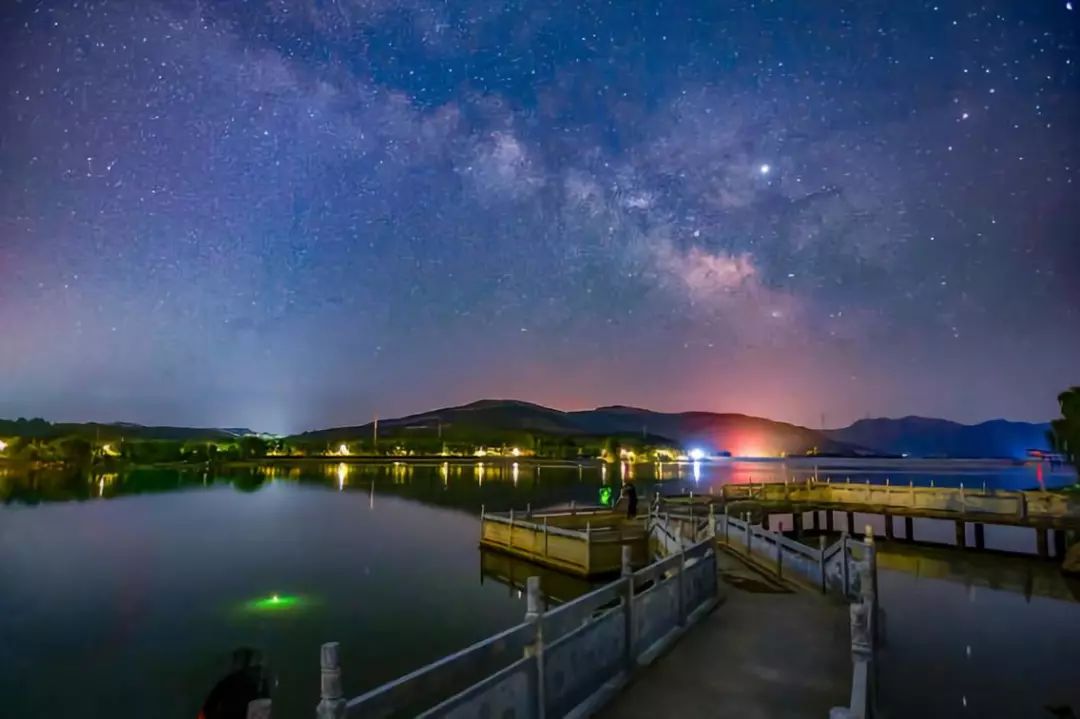 日賞紅霞滿天夜觀星辰月色淄博這個湖美到不像話