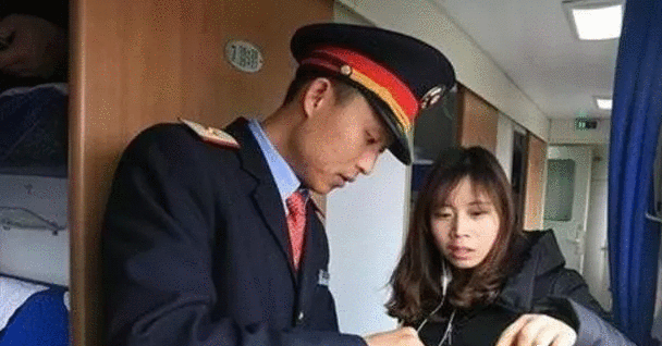 【中国质量万里行】有“猫腻”？坐火车时，为何乘务员要把卧铺票收走？