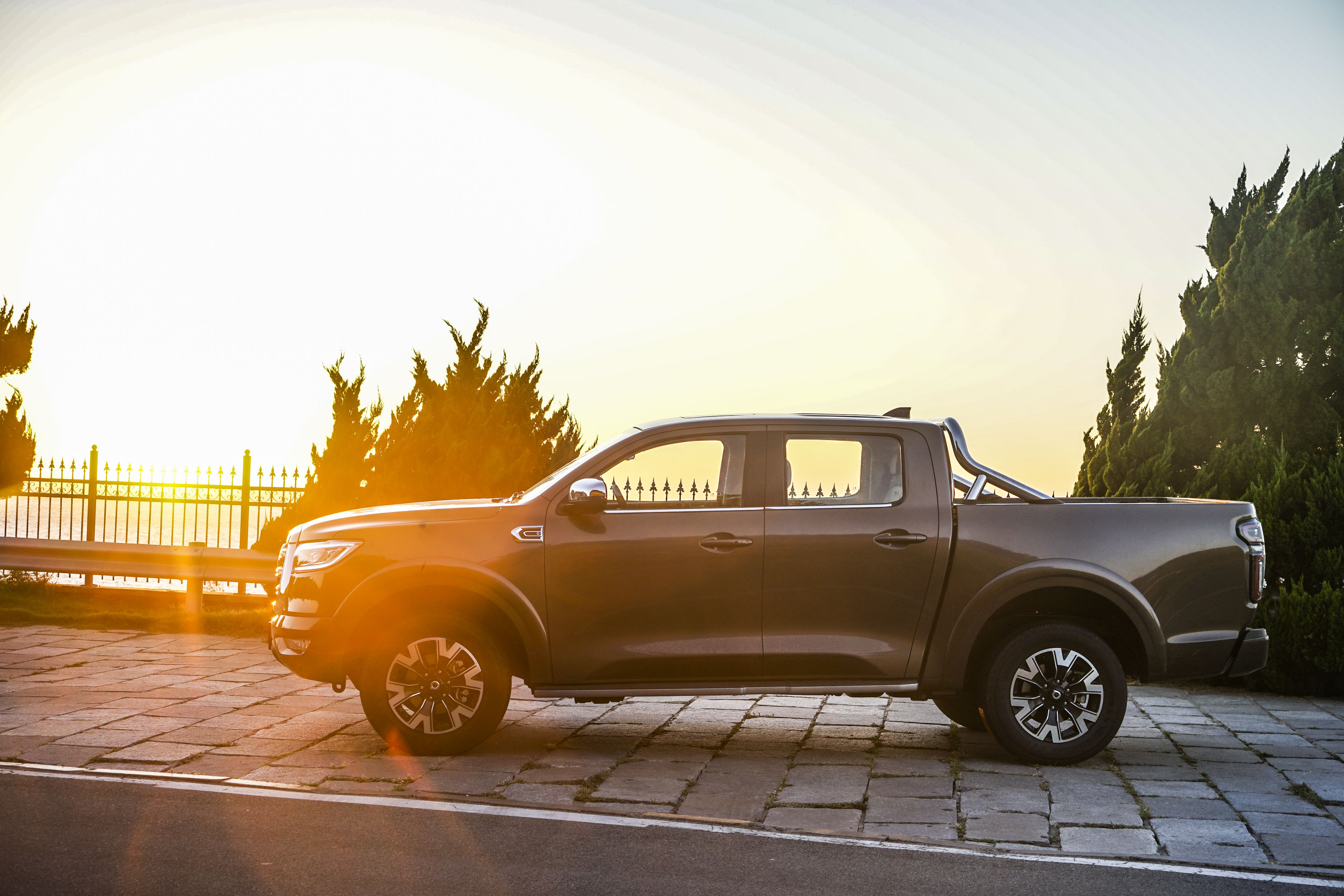 环海公路首试长城炮一起开着皮卡去最美海滨乘风破浪