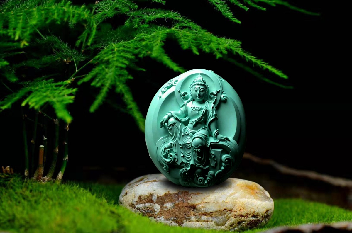 中华玉雕工艺美术大师",2009年创建"红星绿松石雕刻工艺苑",擅长传统