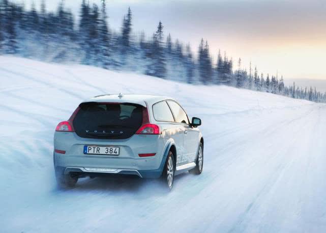 【中国质量万里行】汽车销量“拦腰斩”，是汽车成本太高，还是消费者没钱了？