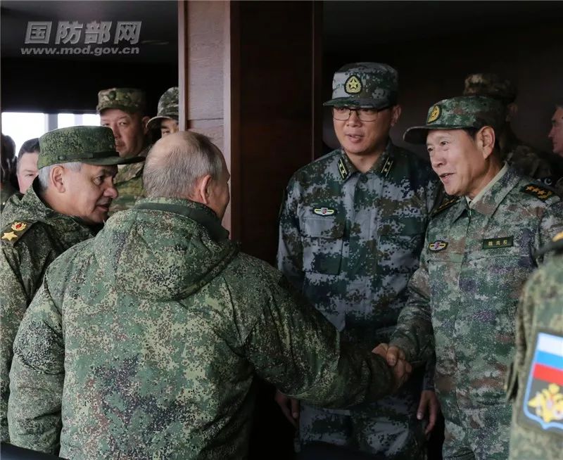 环球时报@猝不及防，解放军新式迷彩服就这么曝光了！