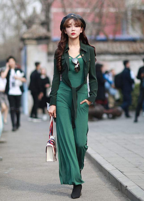 #Seven聊时尚#1米5的小个子时尚穿搭！这样穿又酷又仙，总有一套适合你哦！