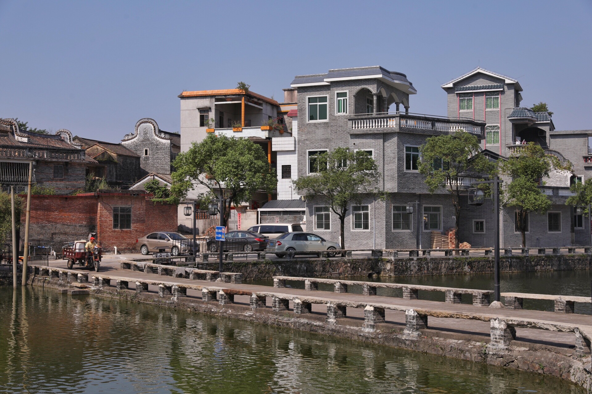 松塘村位于佛山市南海区西樵镇上,这是一