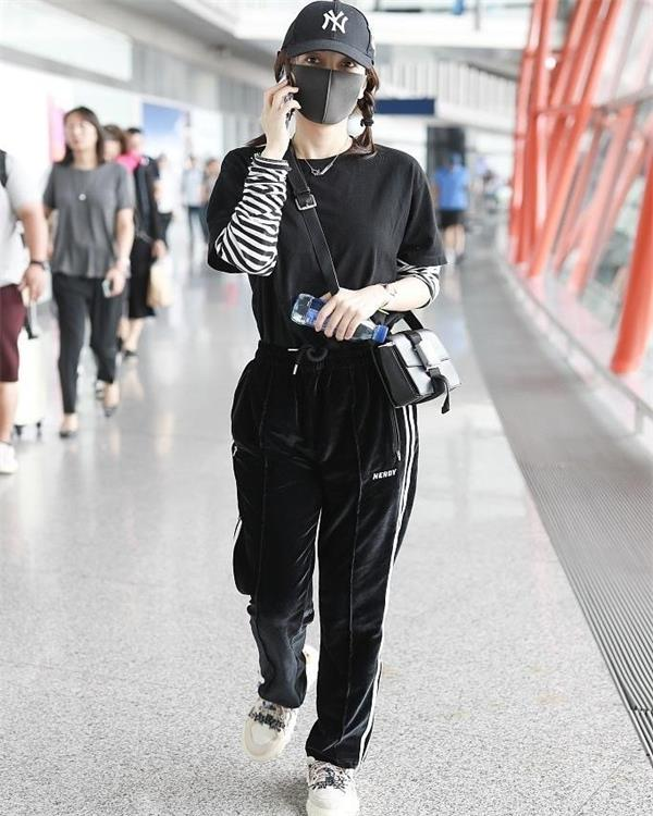 「Seven聊时尚」吴昕穿衣打扮越来越给力，双麻花辫时尚减龄，工装裤显高又帅气！