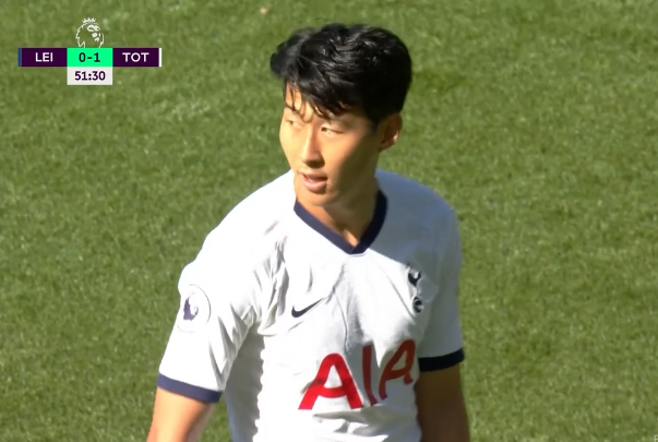 [叶青足球世界]2球被吹，第85分钟逆转+绝杀！英超冷门诞生，3万人疯狂庆祝