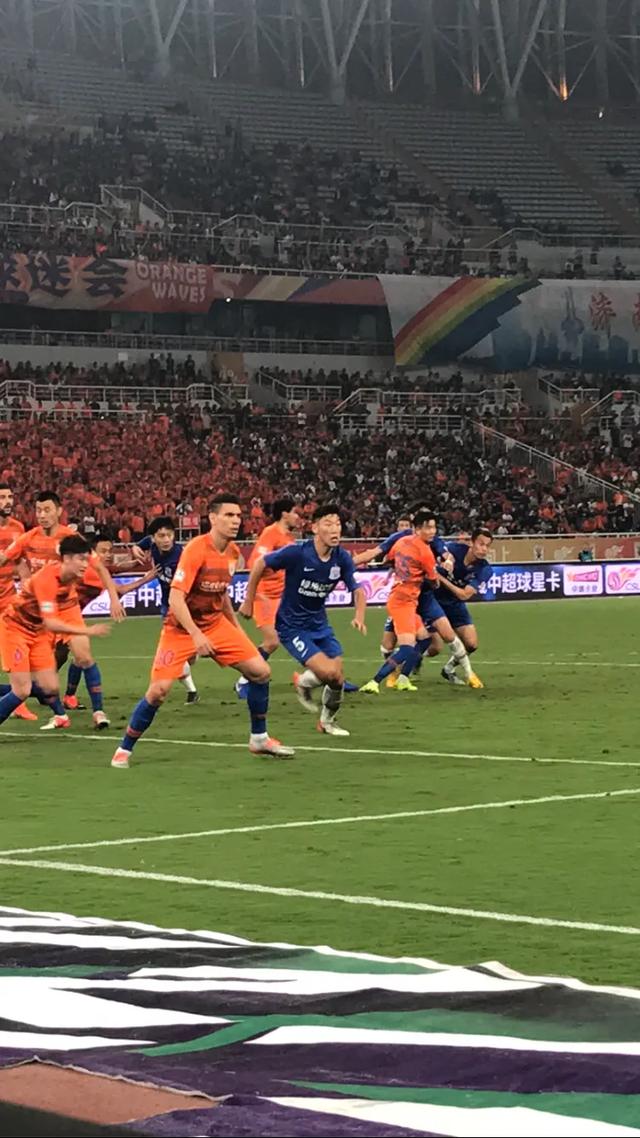 体坛球真相■申花这个“篮球挡拆”战术，鲁能务必100%研究，贴不住金信煜