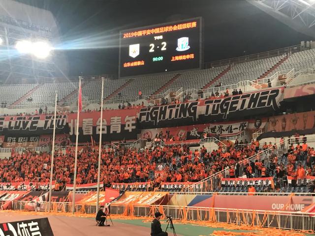 体坛球真相■申花这个“篮球挡拆”战术，鲁能务必100%研究，贴不住金信煜