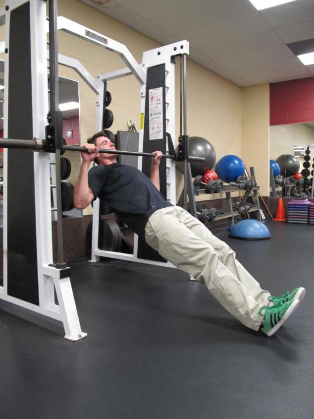 其实虽然这个动作对于进阶标准引体向上有一定帮助,如果是一个标准