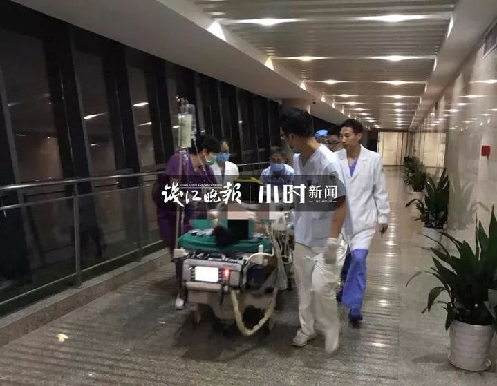 「中国经济网」男生深夜躺床上刷手机，突然心跳呼吸全没了！ICU里他含泪说了一句话