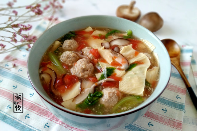 瓢饮厨房@秋天最值得喝的汤羹，好喝健脾强筋骨，想吃煮一锅，比吃火锅强