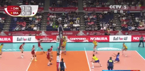 交汇点客户端■六连胜！中国女排3:2逆转巴西